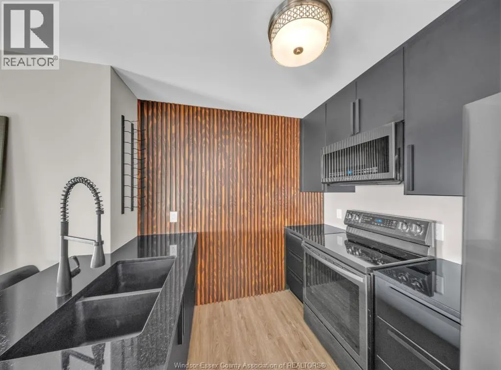 5000 WYANDOTTE STREET East Unit# 511