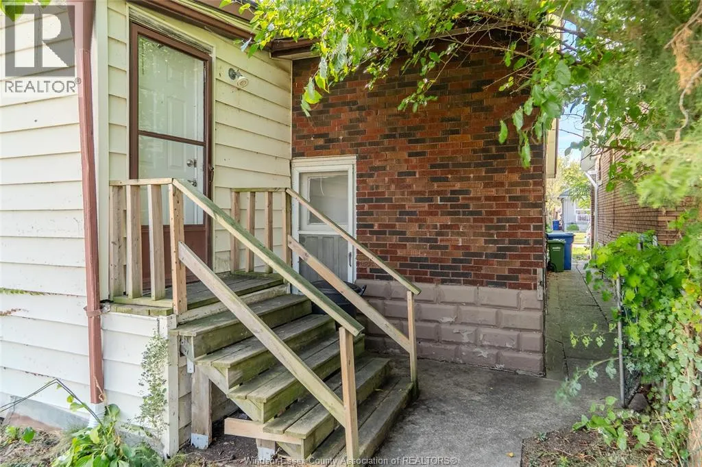 1422 Elsmere