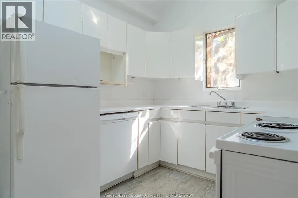 1422 Elsmere