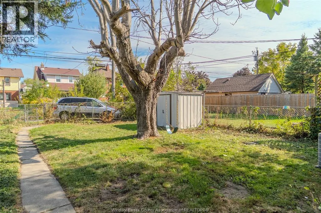 1422 Elsmere