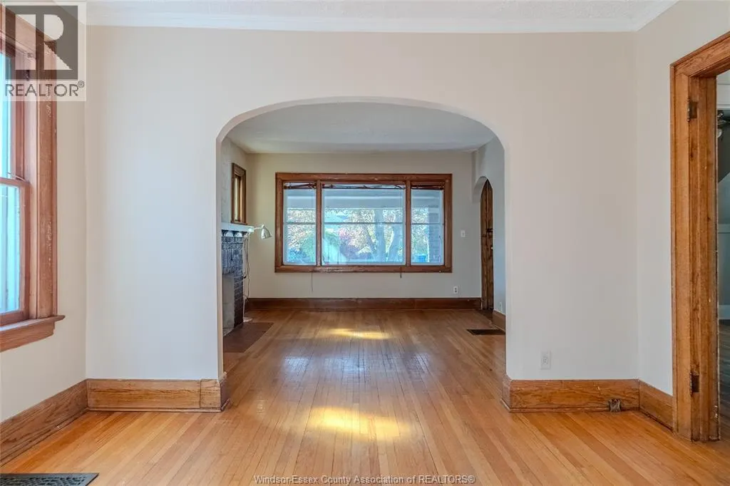 1422 Elsmere