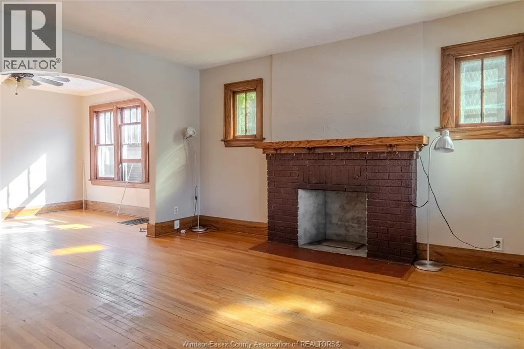 1422 Elsmere