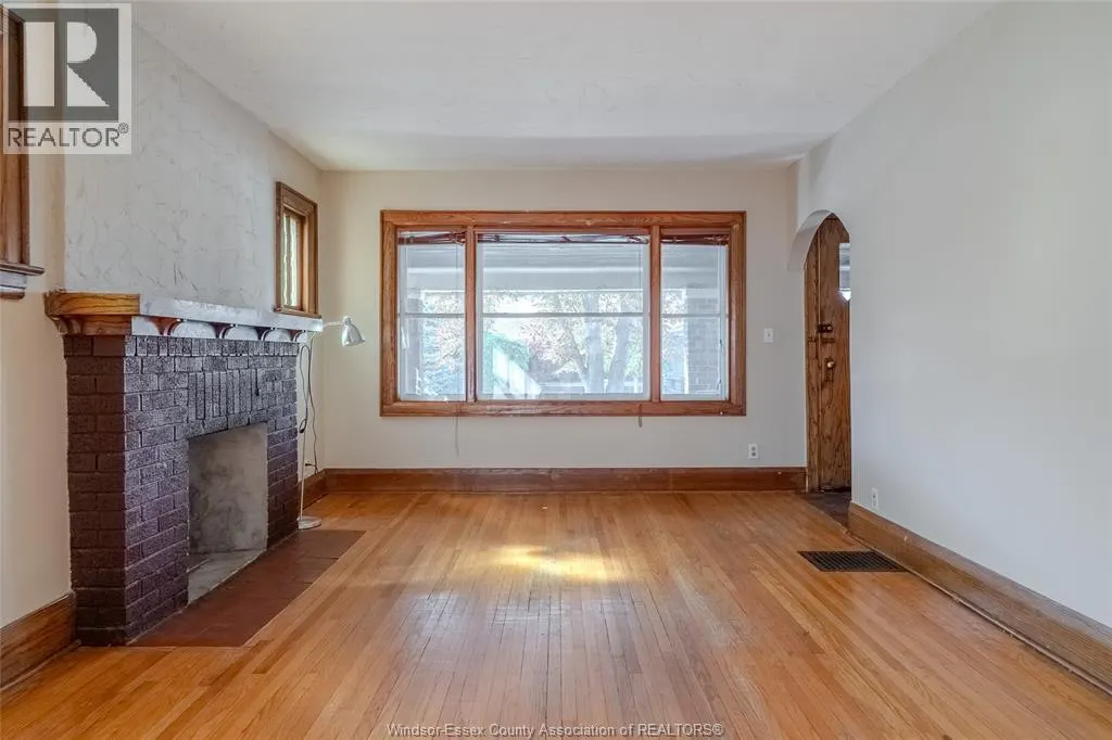 1422 Elsmere