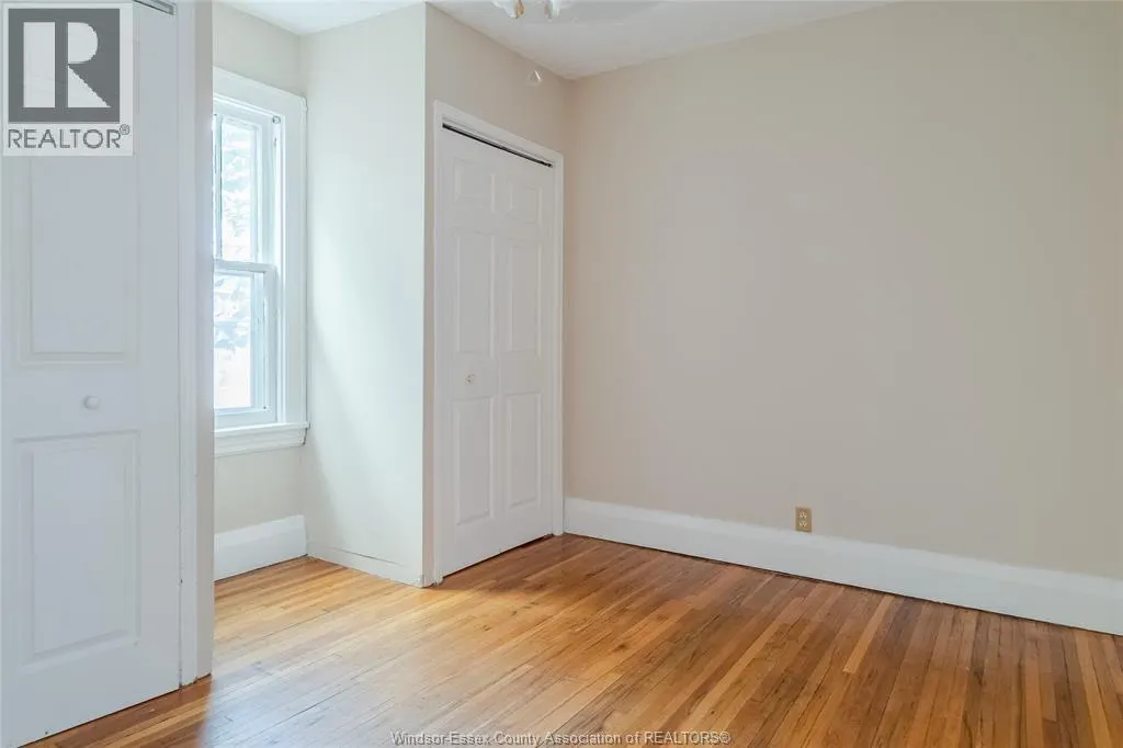 1422 Elsmere