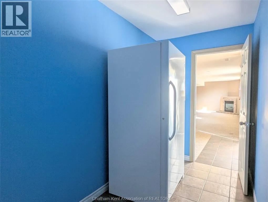 1383 GIRARD DRIVE