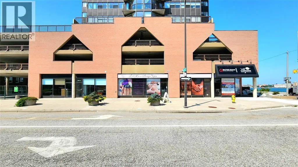 515 RIVERSIDE DRIVE West Unit# 101