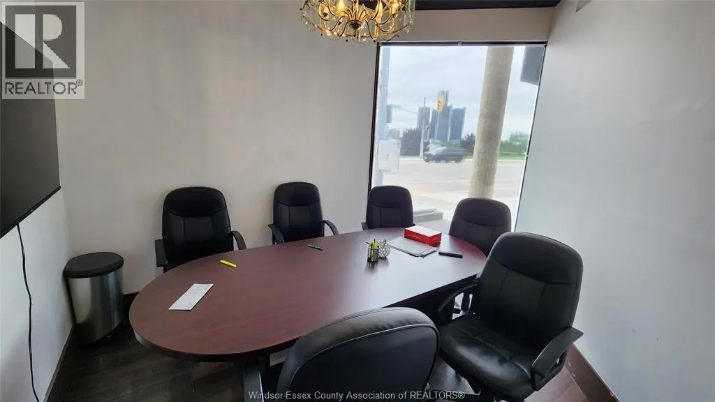 515 RIVERSIDE DRIVE West Unit# 101