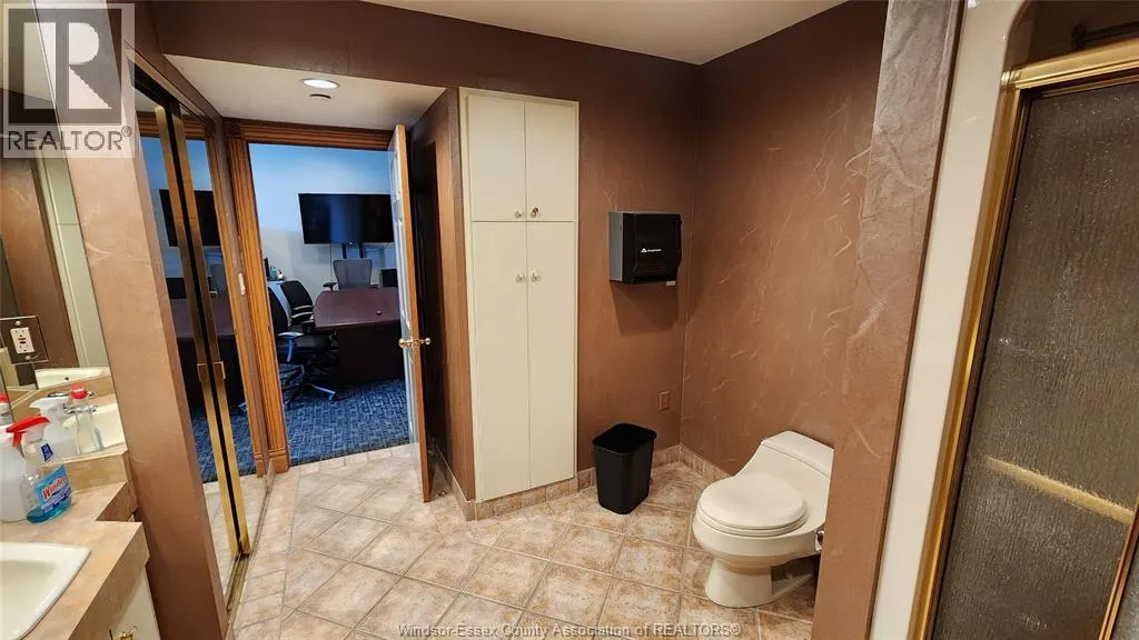 515 RIVERSIDE DRIVE West Unit# 101