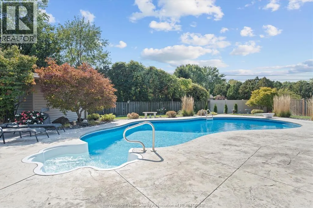 1043 SOCRATES CRESCENT