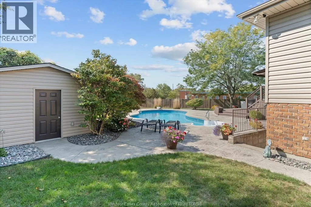1043 SOCRATES CRESCENT