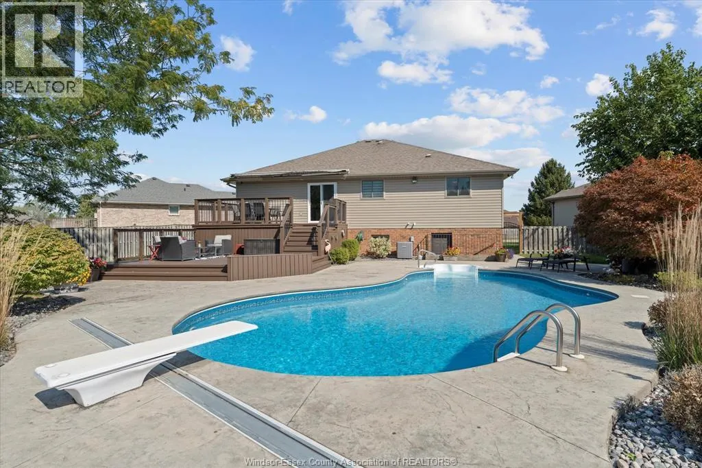 1043 SOCRATES CRESCENT