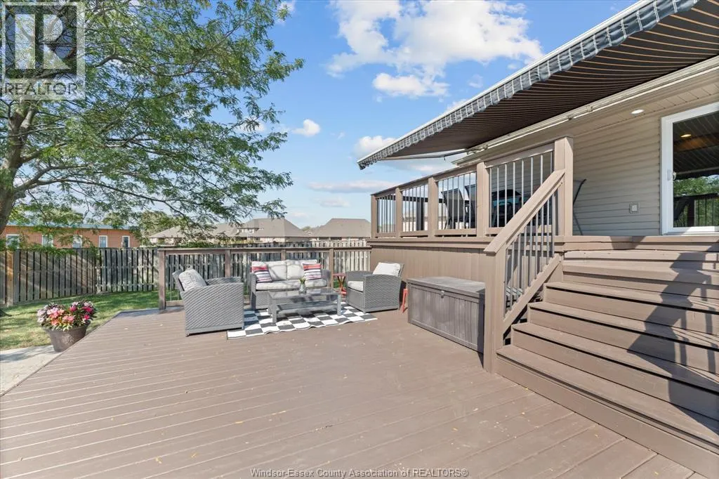 1043 SOCRATES CRESCENT