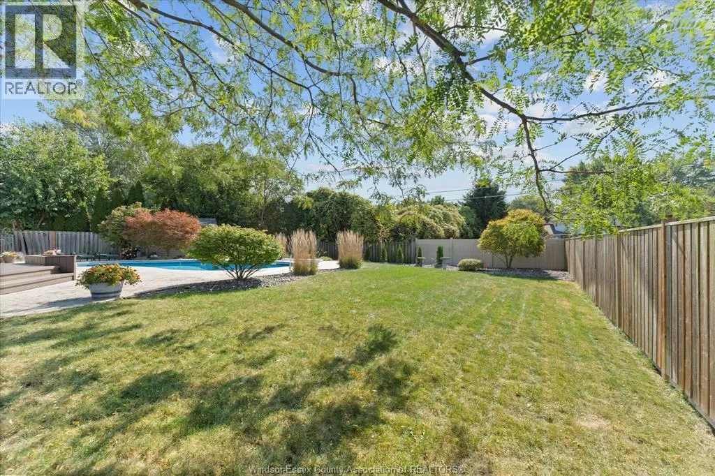 1043 SOCRATES CRESCENT