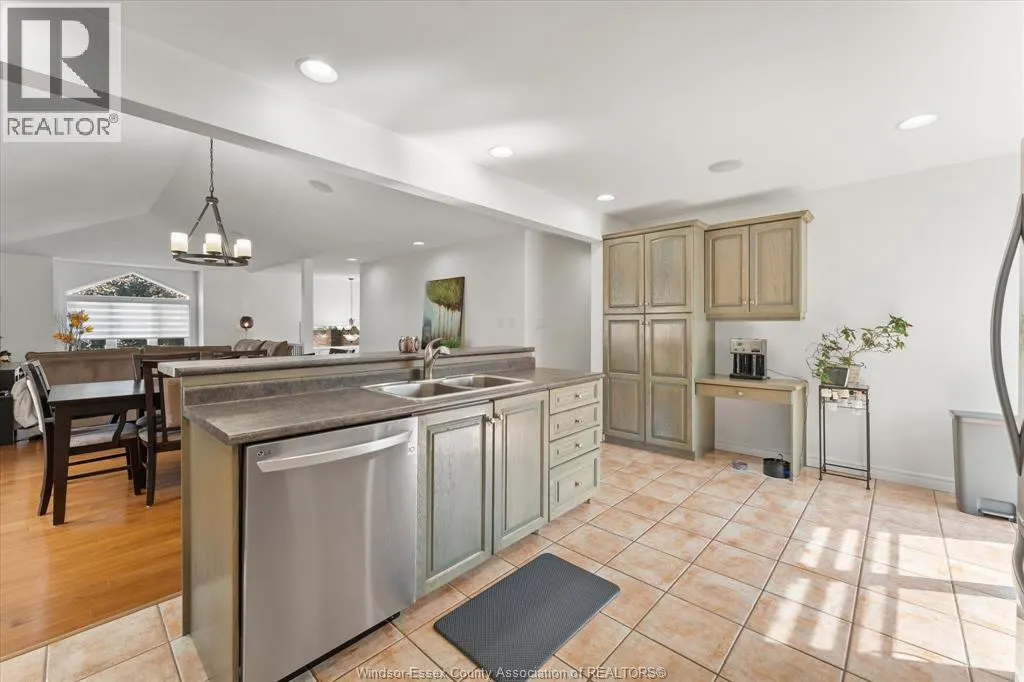 1043 SOCRATES CRESCENT