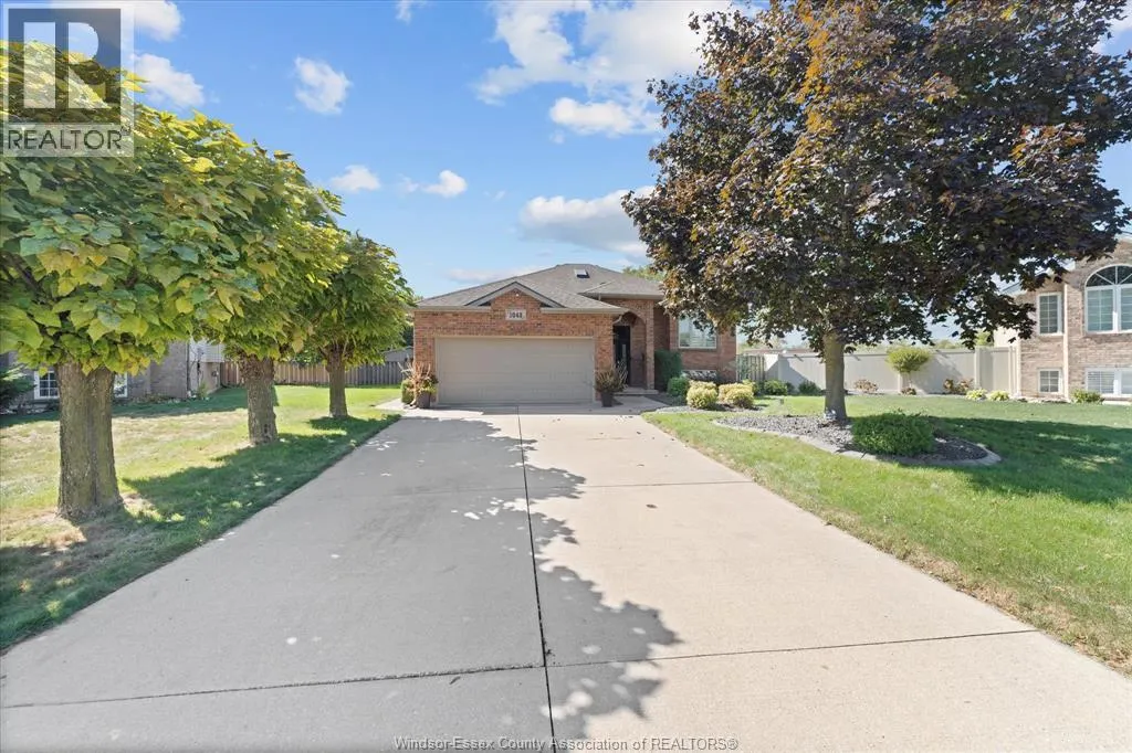 1043 SOCRATES CRESCENT