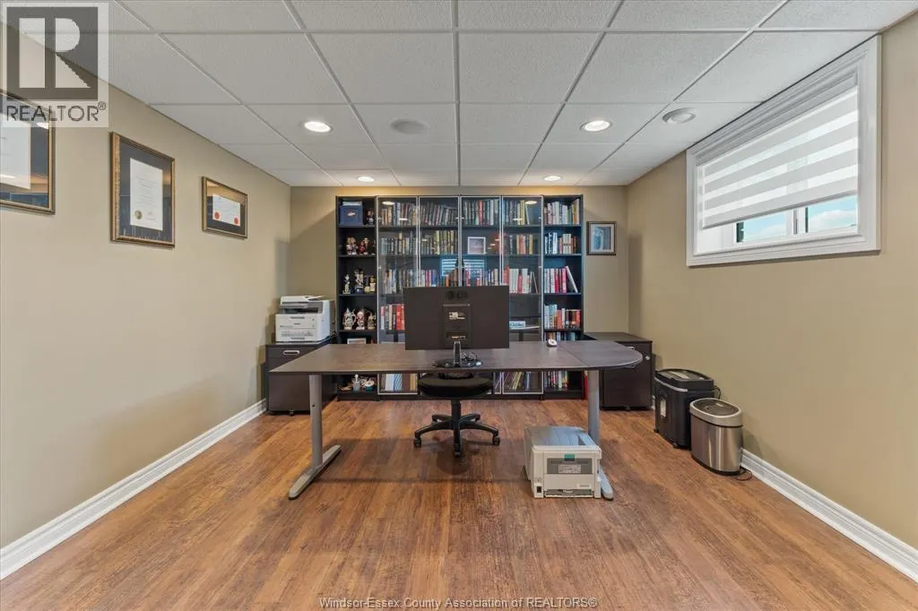 1043 SOCRATES CRESCENT