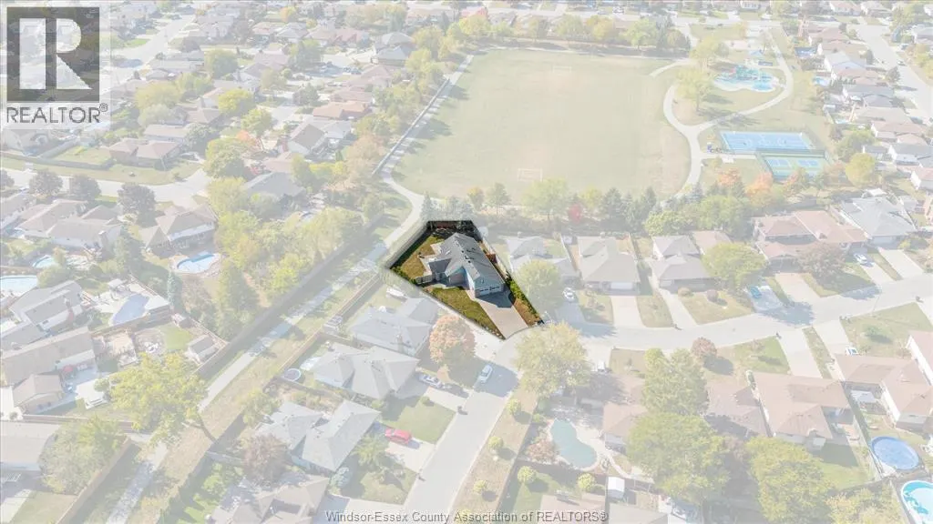 1467 GUILDWOOD CRESCENT