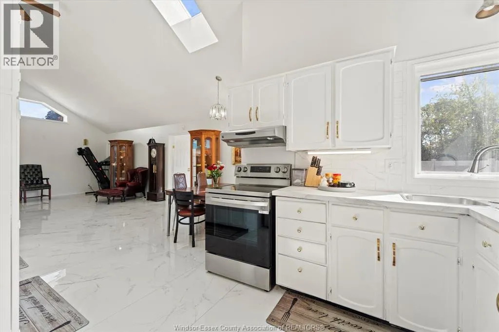 1467 GUILDWOOD CRESCENT