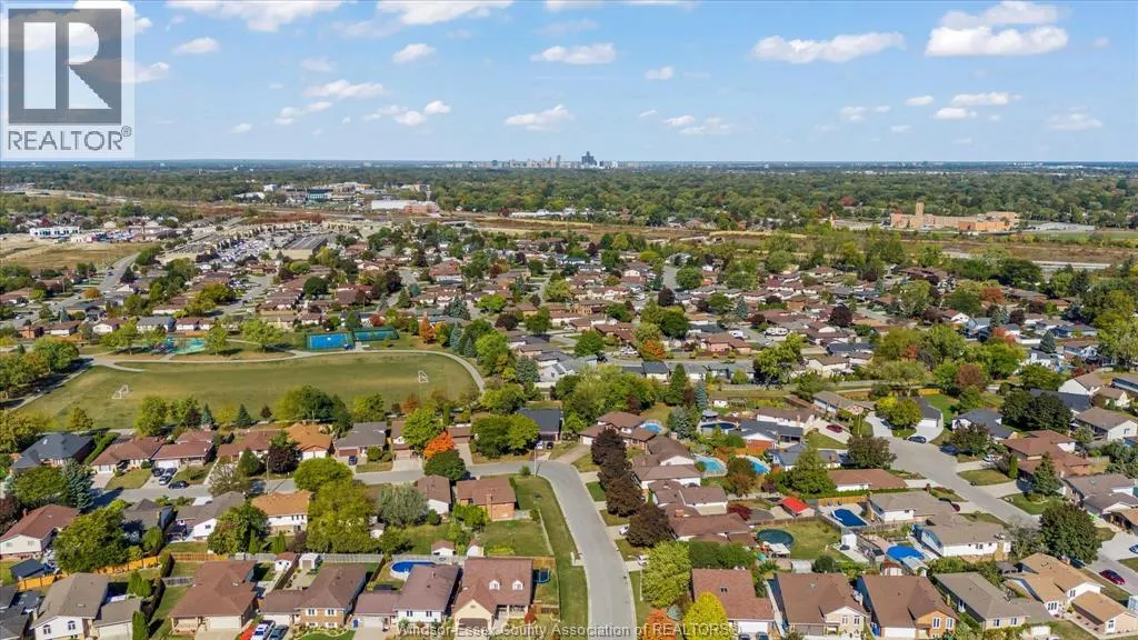 1467 GUILDWOOD CRESCENT