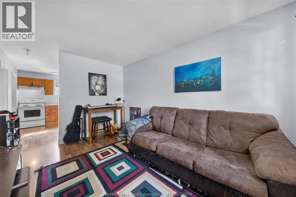 1670 YORK STREET W