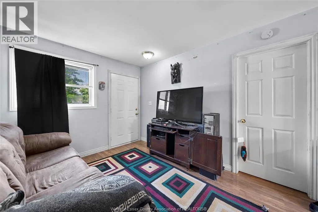 1670 YORK STREET W