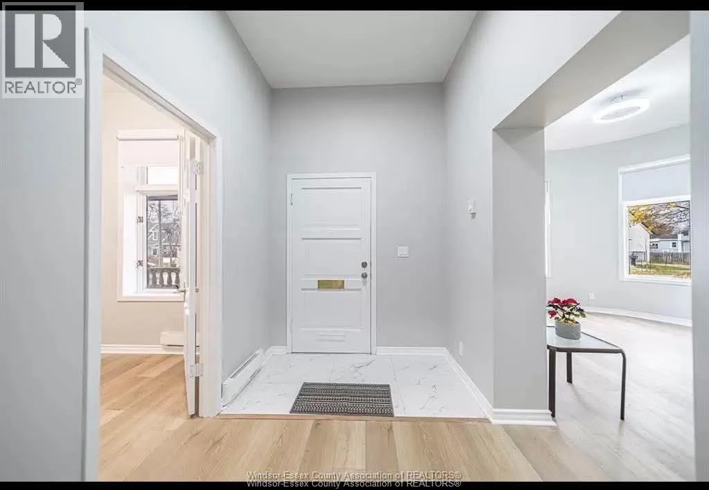 18 CLARK STREET East