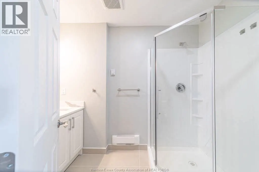 18 CLARK STREET East