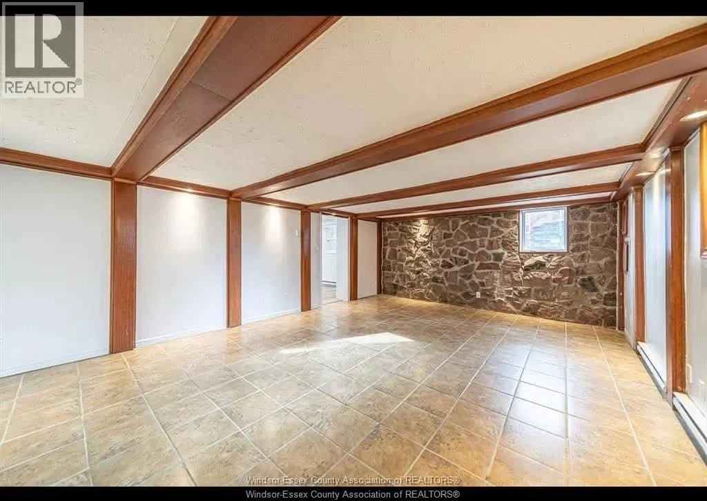 18 CLARK STREET East