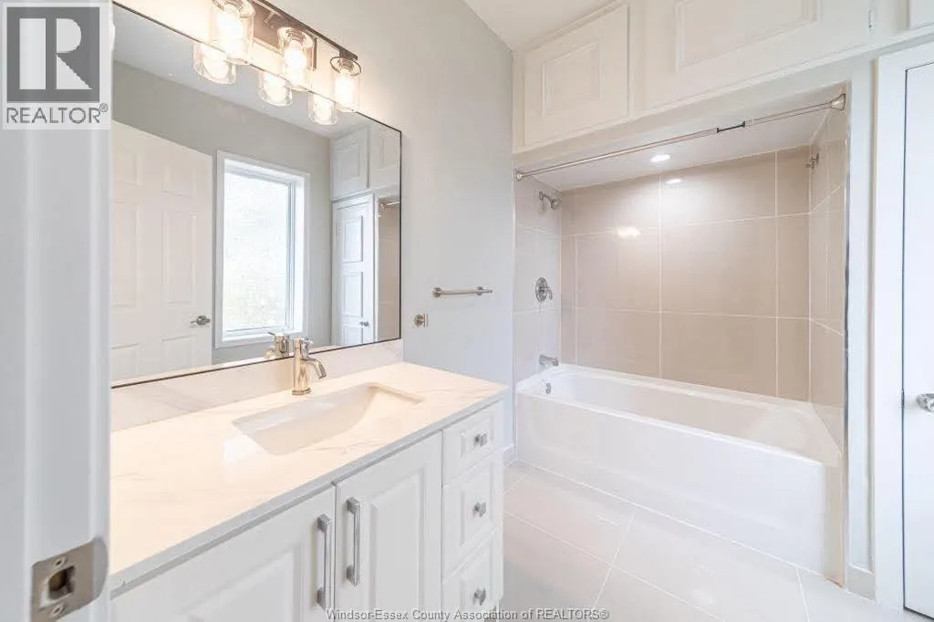 18 CLARK STREET East