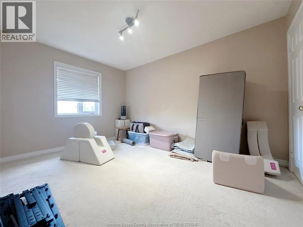 940 GREENPARK