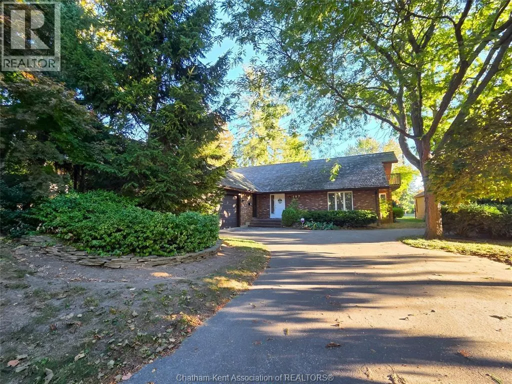 187 Victoria AVENUE