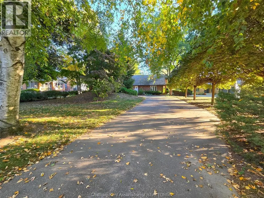 187 Victoria AVENUE