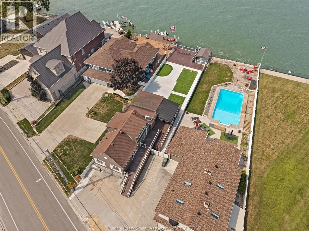 8830 RIVERSIDE DRIVE EAST DRIVE East