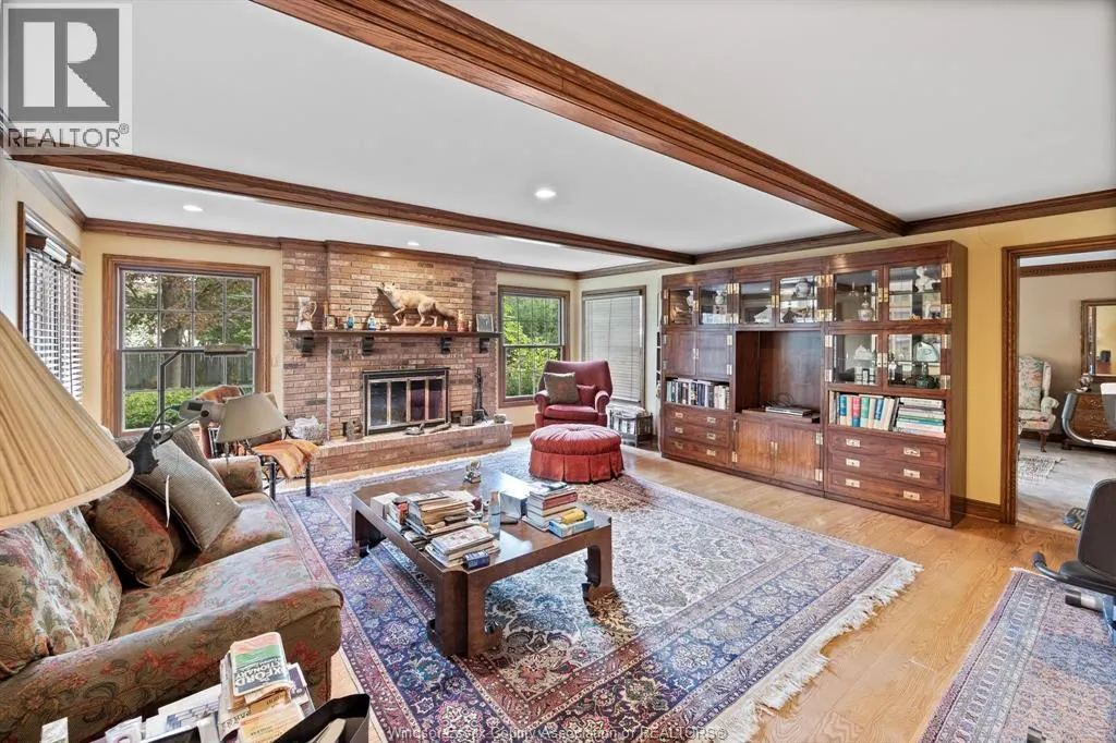 850 NORTH TALBOT