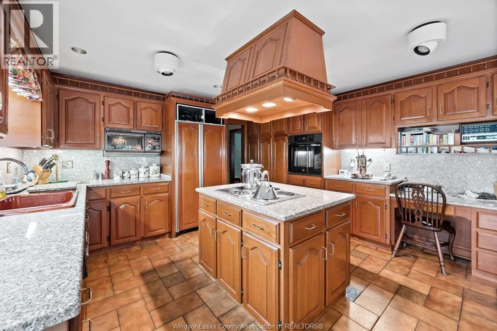 850 NORTH TALBOT
