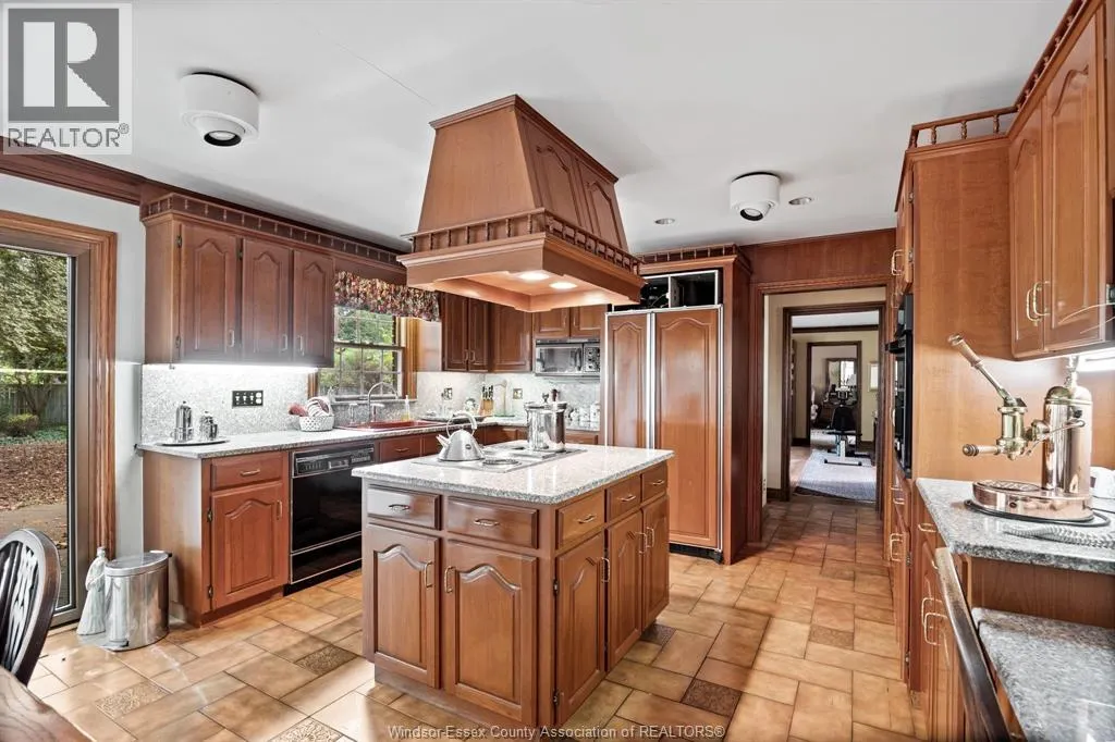850 NORTH TALBOT