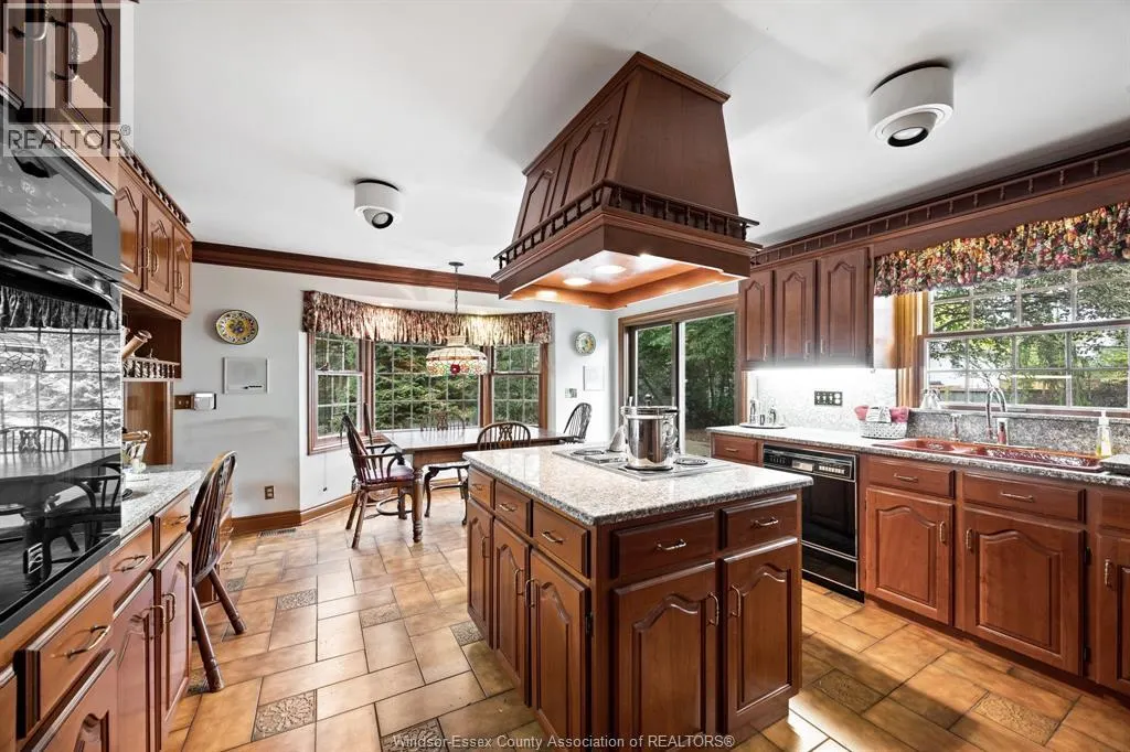 850 NORTH TALBOT