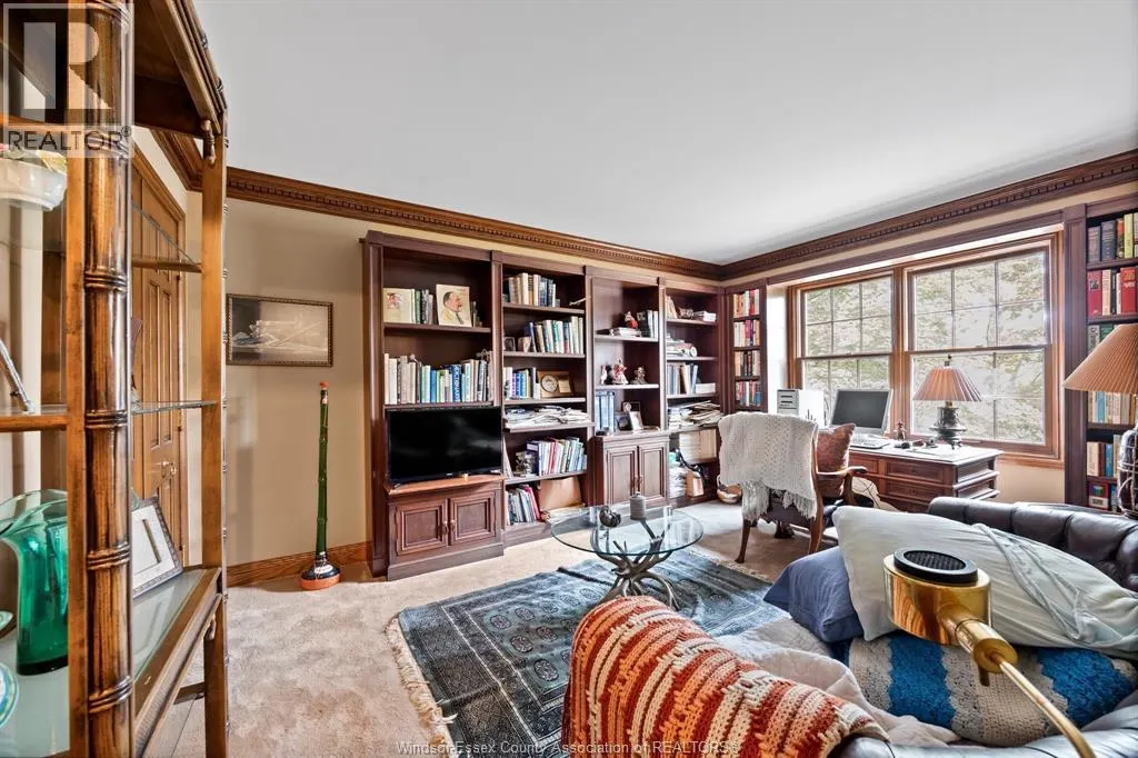 850 NORTH TALBOT