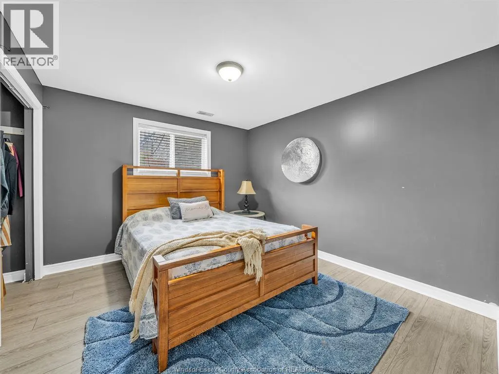 611 ROBERT COURT