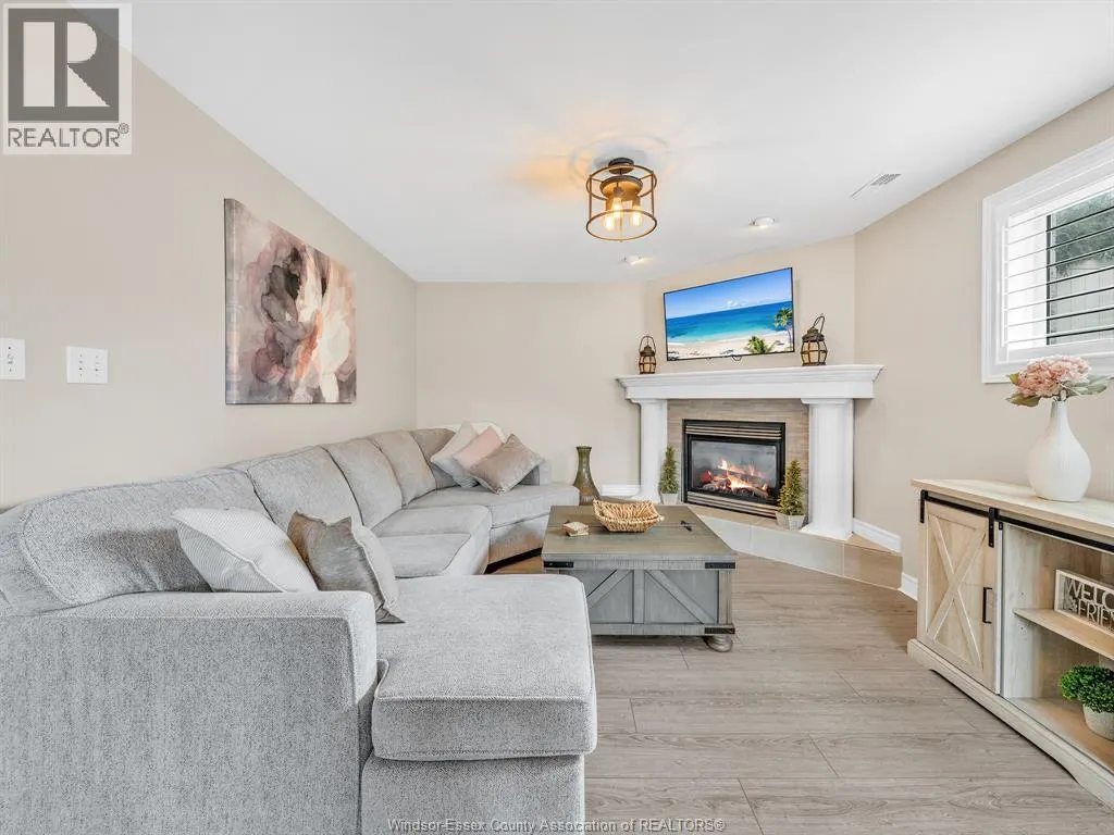 611 ROBERT COURT