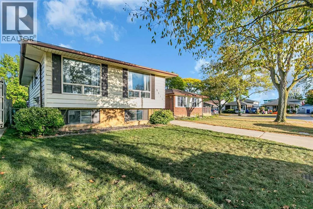 9511 AVERY