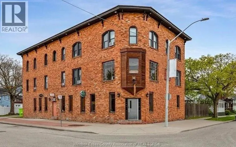 400 Chilver ROAD Unit# 305