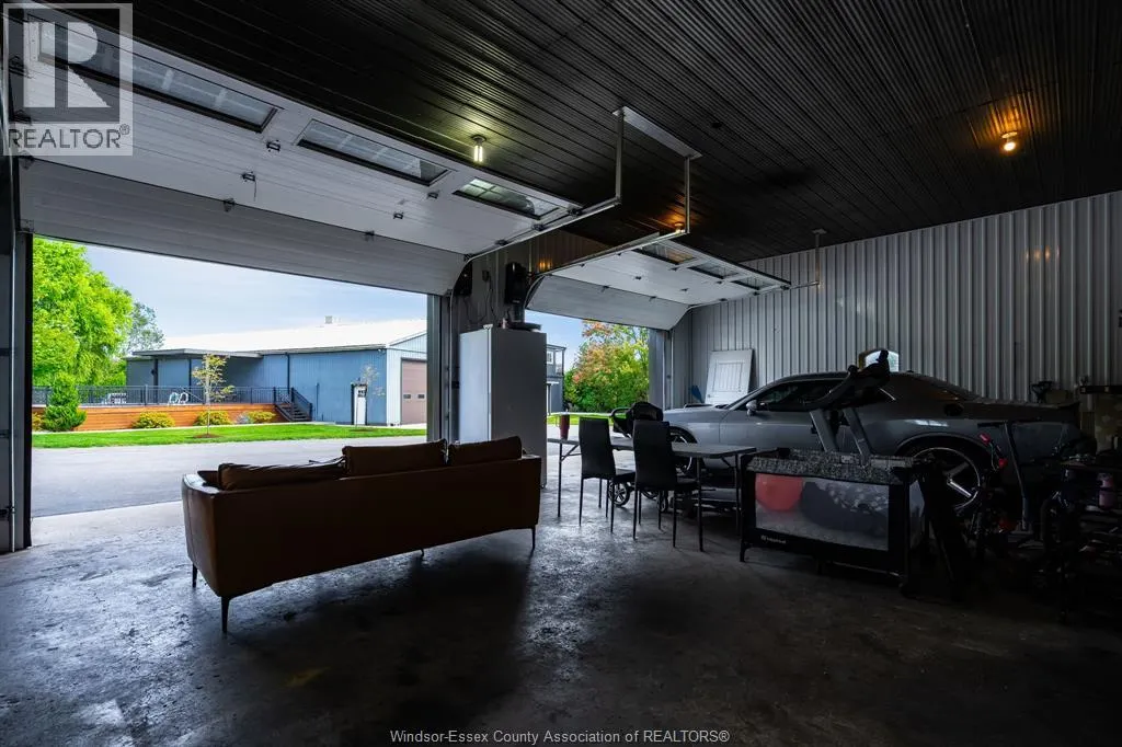 702 Talbot ROAD East