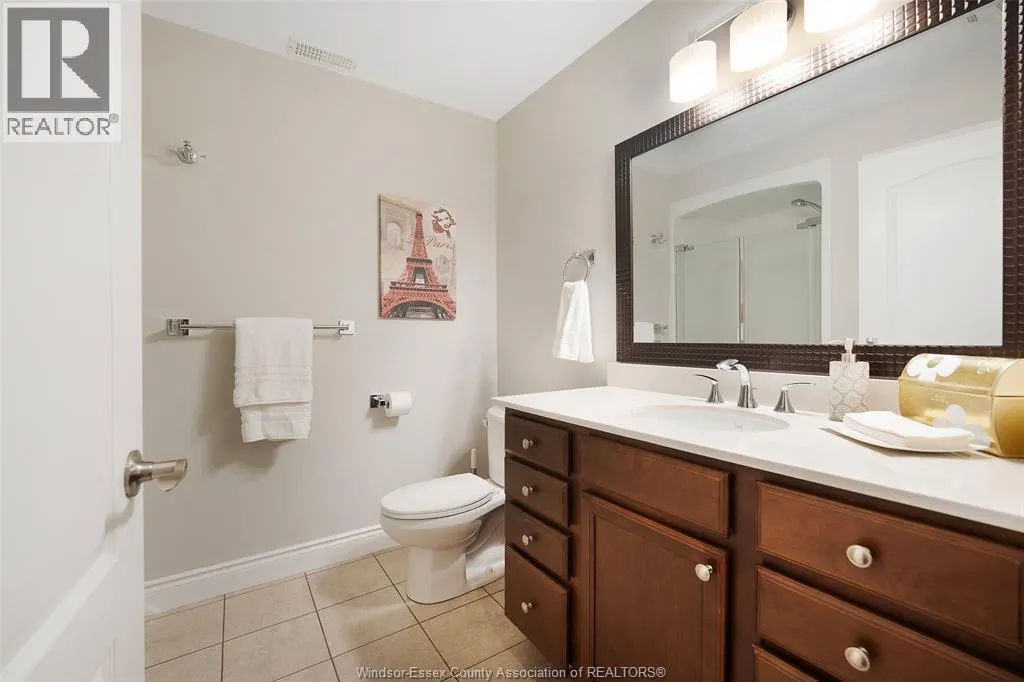 212 WOODYCREST
