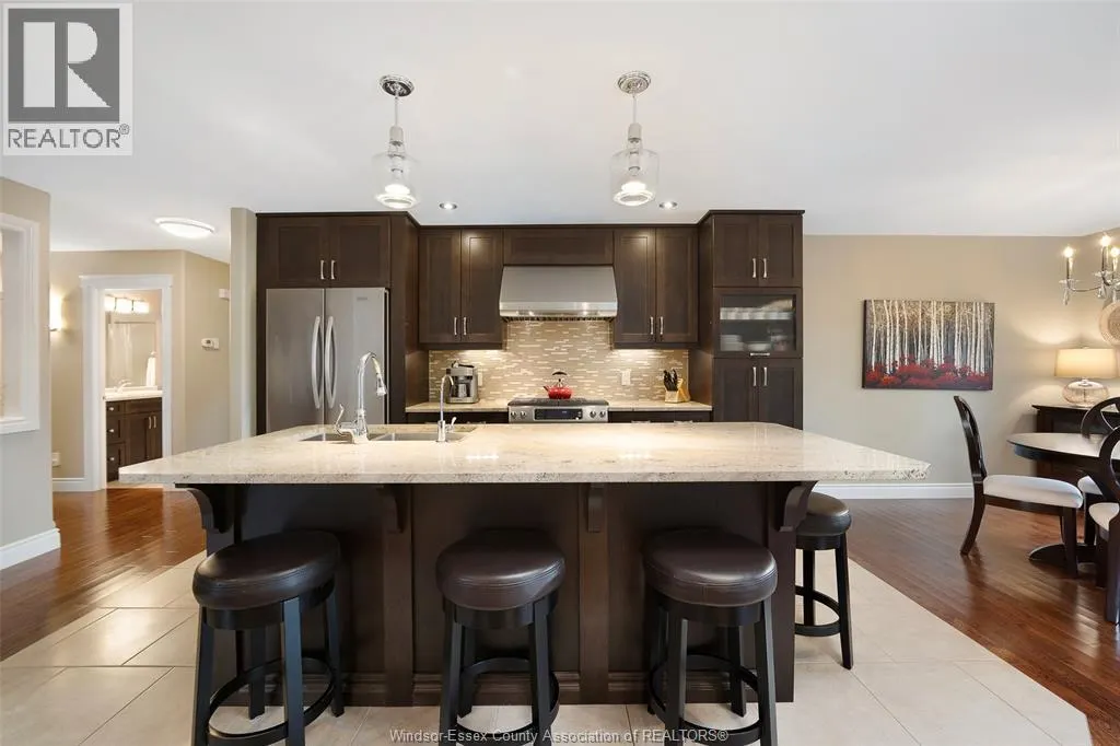 212 WOODYCREST