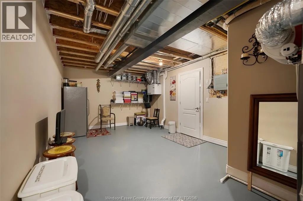 212 WOODYCREST