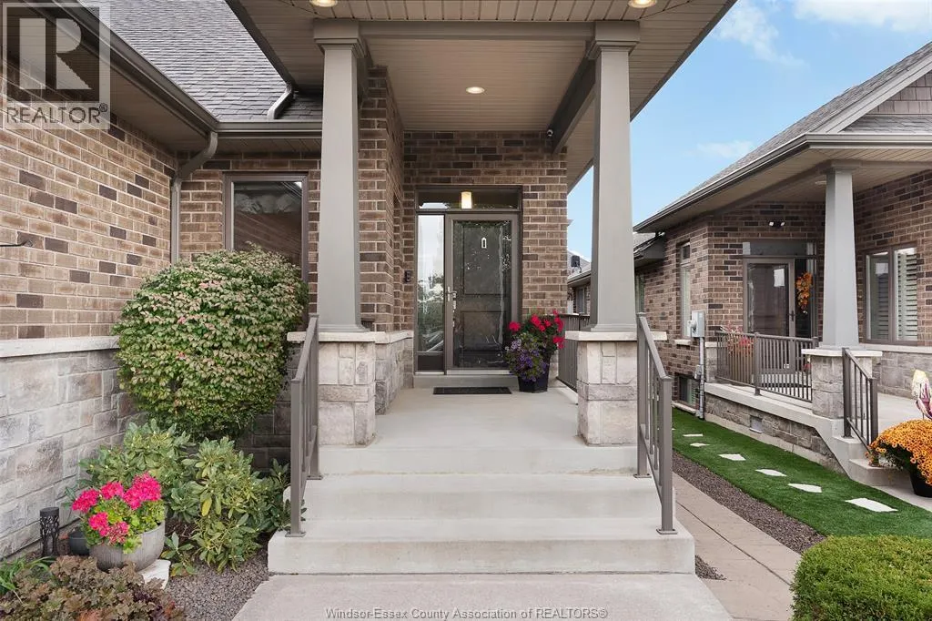 212 WOODYCREST