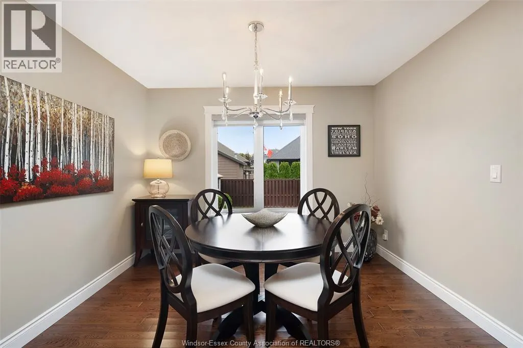 212 WOODYCREST