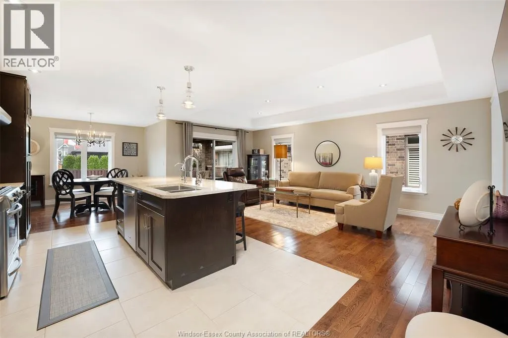 212 WOODYCREST