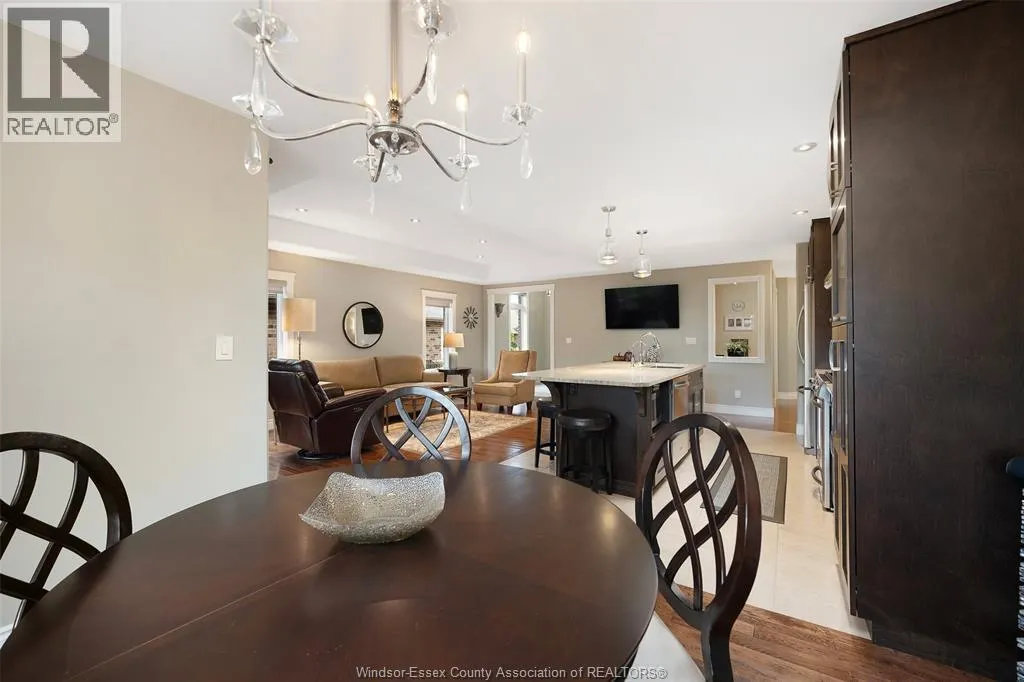 212 WOODYCREST